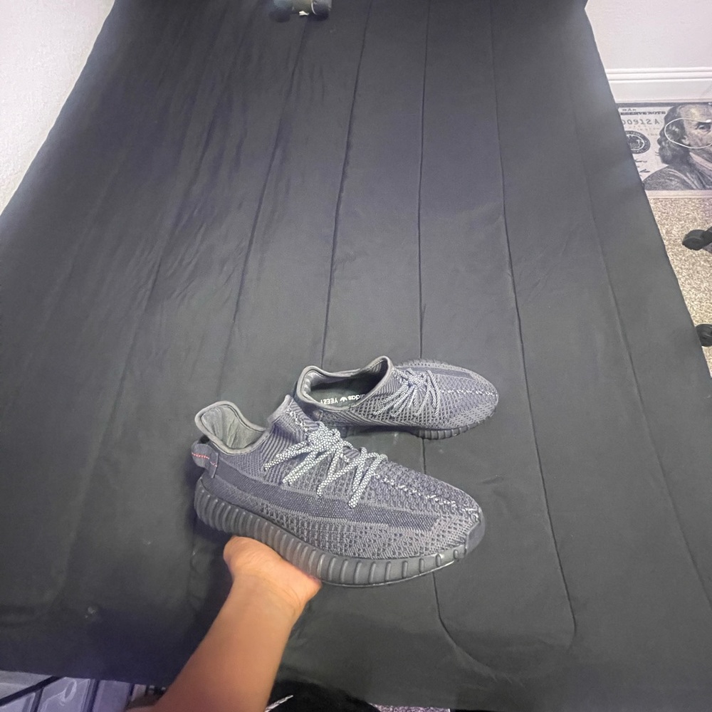 Yeezy 350?Black Reflective